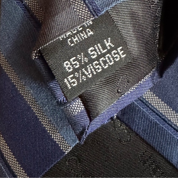 🍁SALE🍁 CALVIN KLEIN Blue and Gray Striped Silk Tie - Picture 6 of 10